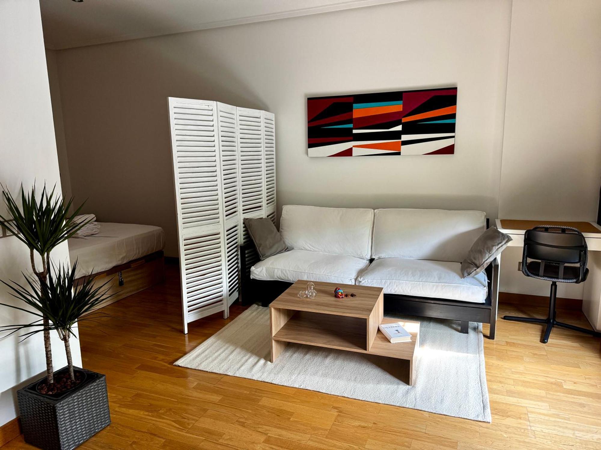 Apartamento-estudio Con Jardin Privado *
